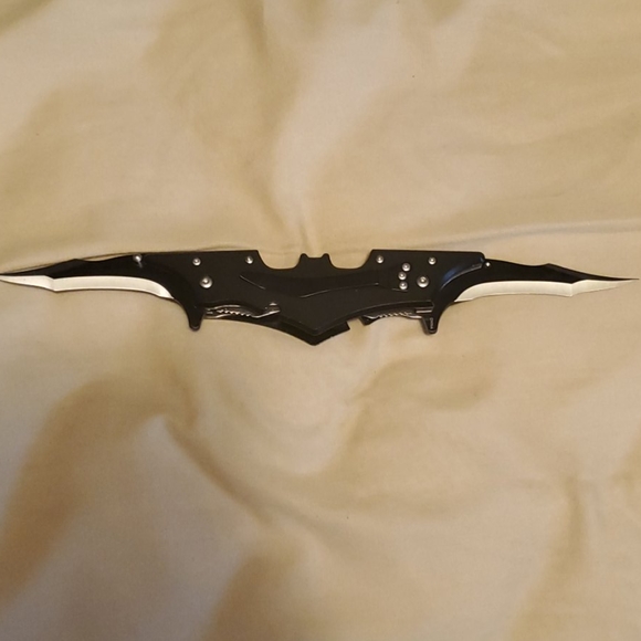 Batman Knife - Picture 3 of 6